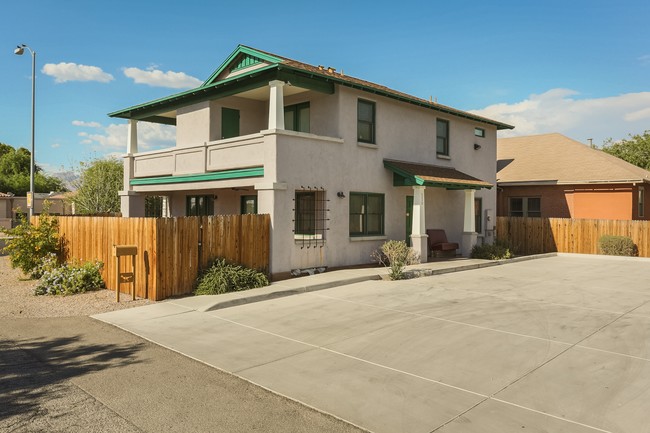 Building Photo - Water Street Homes