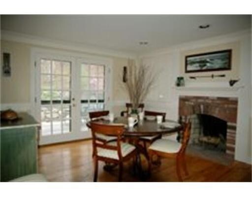 Building Photo - 144 Lamberts Cove Rd