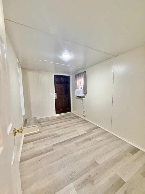 Building Photo - 910 Polk St