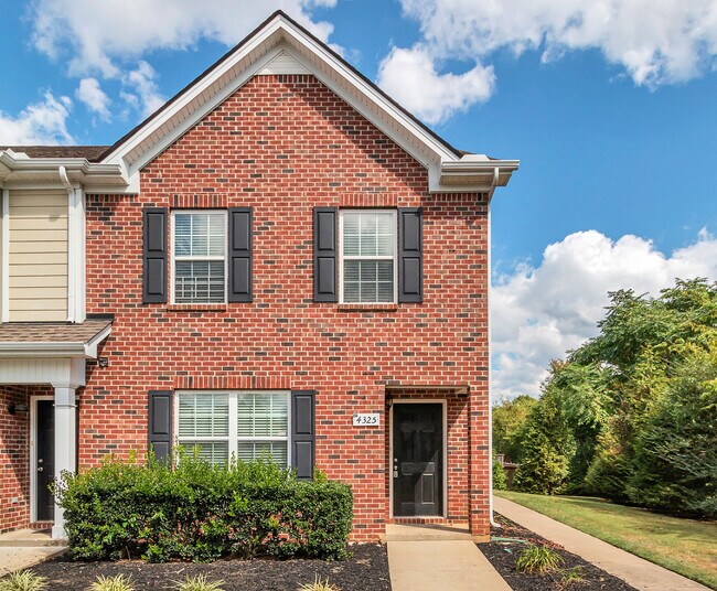 Building Photo - 4325 Aurora Cir