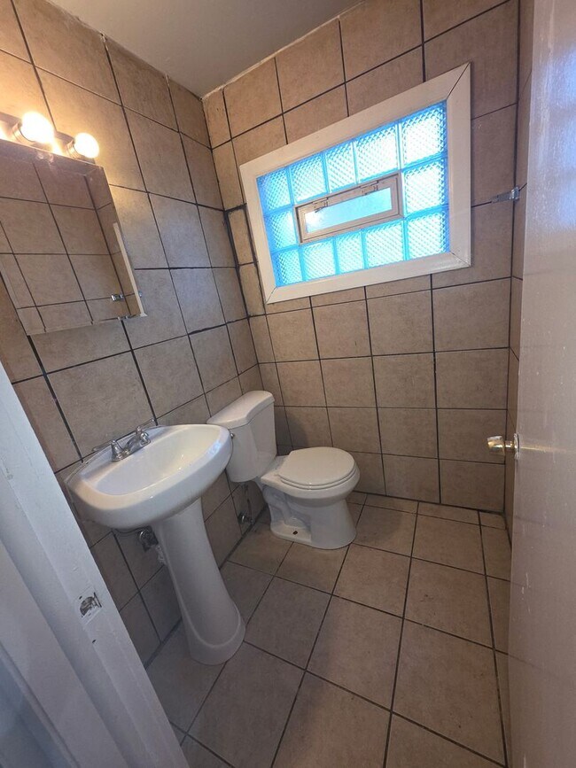 Foto del edificio - 6508-6510-6510 N 56th St