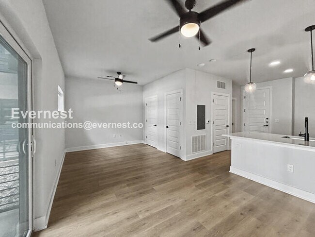 Foto del edificio - 3101 Govalle Ave