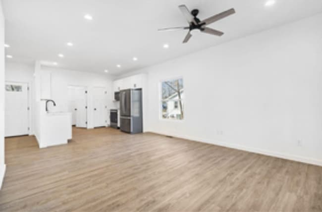 Building Photo - New Home! Photos Are Of Similar Property
