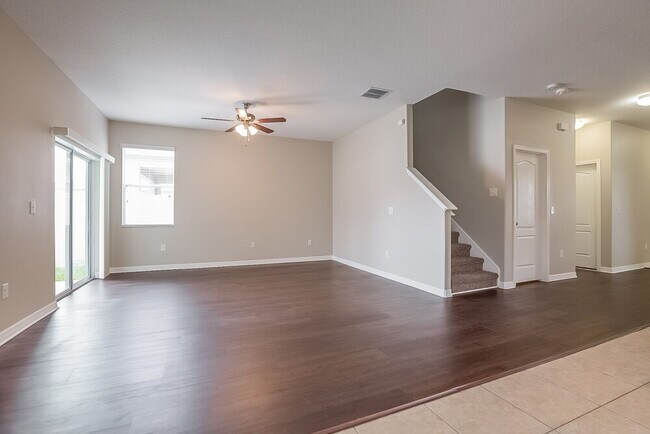 Foto del edificio - 13419 Lake Monroe Pl