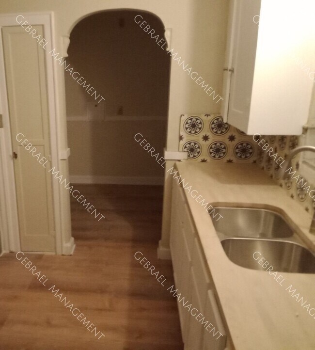 Foto del edificio - 14687 Winthrop St