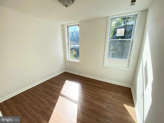 Building Photo - 3015 Rayner Ave