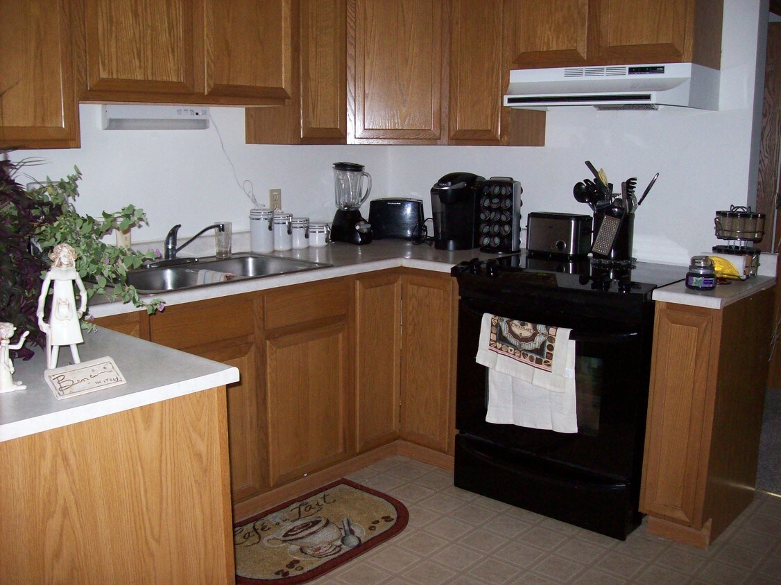 700 W 14th St, McCook, NE 69001 Townhome Rentals in McCook NE