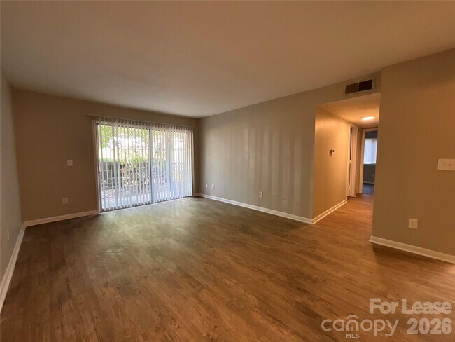 Foto del edificio - 415 Orchard Trace Ln