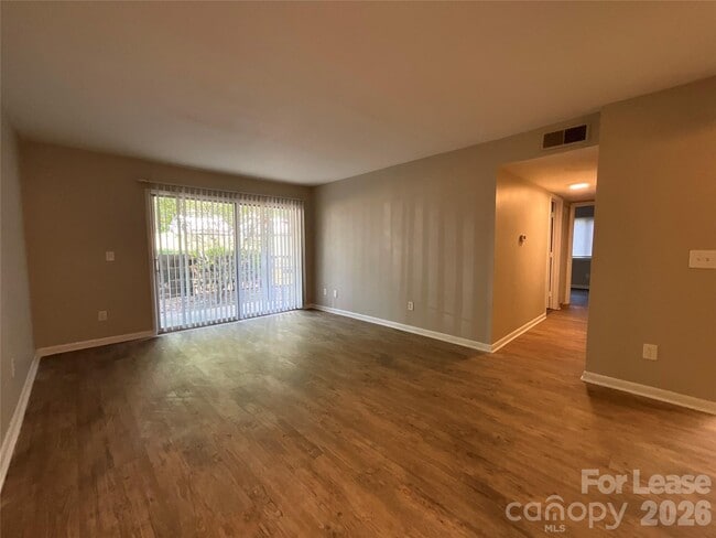 Building Photo - 415 Orchard Trace Ln