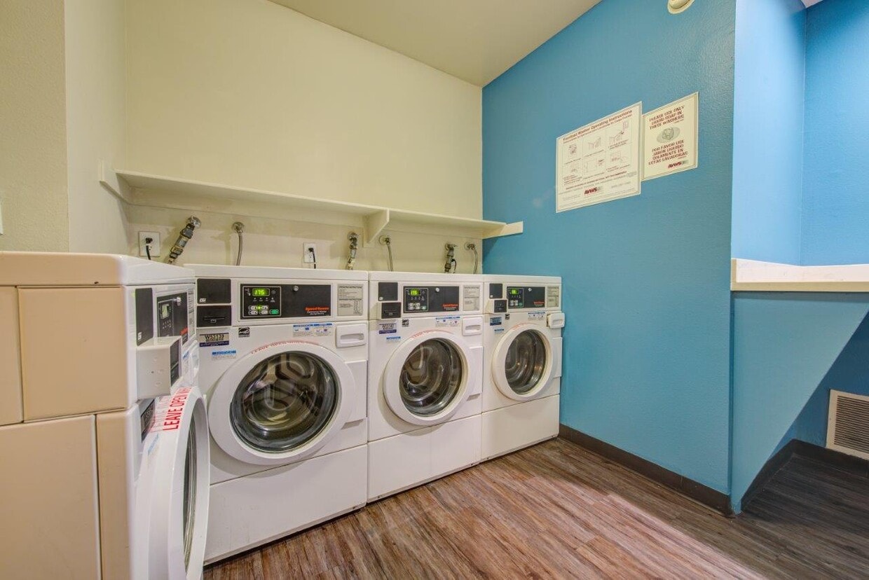 URBANLUX FLEUR PREMIUM Apartments in Los Angeles, CA Westside Rentals