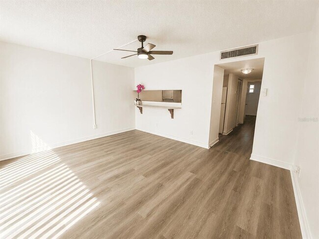 Foto del edificio - 5820 N Church Ave
