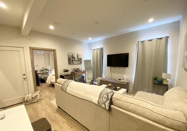 Foto del edificio - 119 Buttonwood St