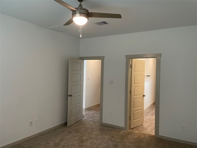 Building Photo - 12721 Oxford Gate Dr