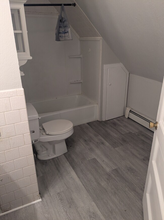 Foto del edificio - 62 Fruit Street Ext