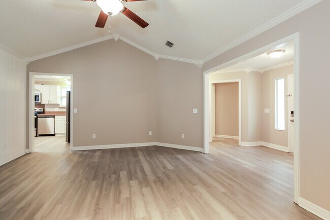 Building Photo - 1755 Farm Way