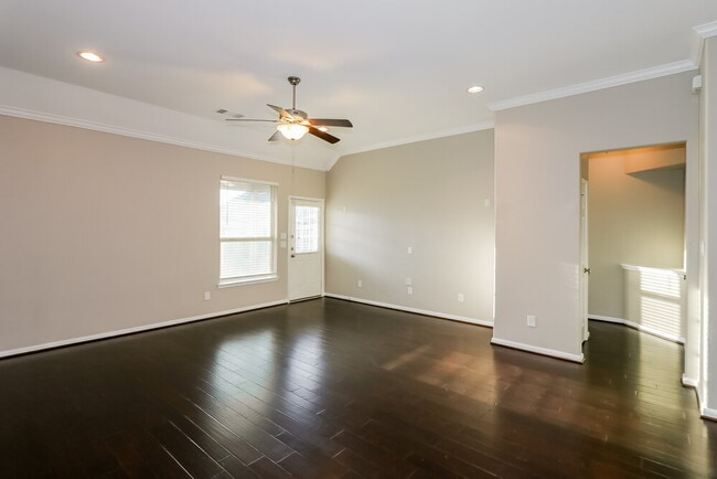 Building Photo - 18746 Majestic Vista Ln
