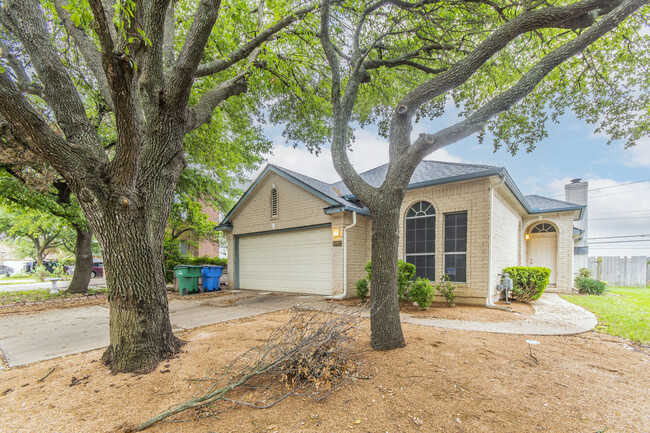 Building Photo - 14629 Montoro Dr