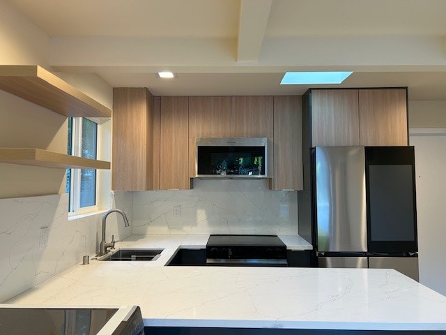 cocina - 15737 Sutton St