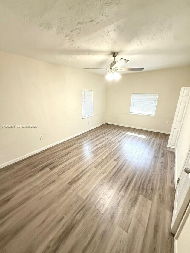 Foto del edificio - 1340 Peri St