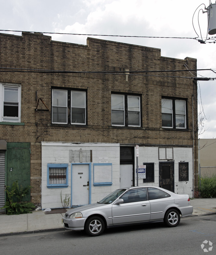 Building Photo - 416 Communipaw Ave