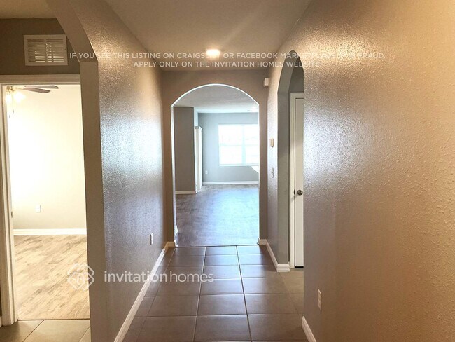 Building Photo - 236 Tierra Verde Way