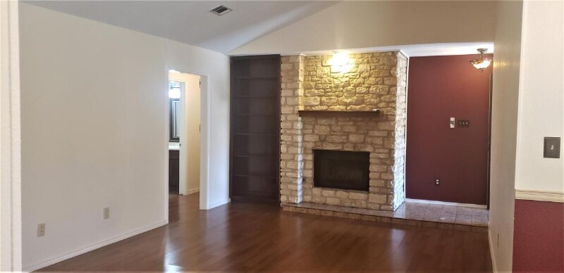 Foto principal - 6507 Hart Ln