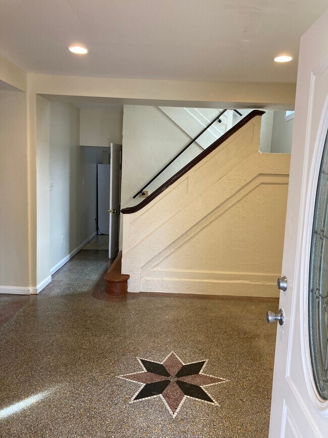 Entrance - 4031 Bonner Rd