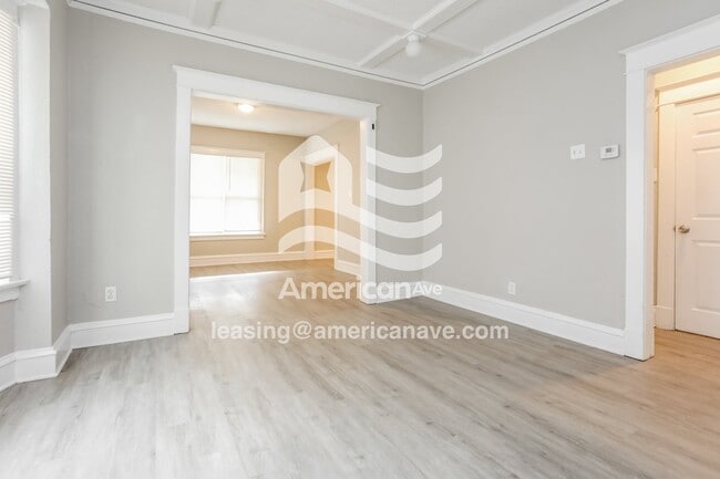 Foto del edificio - 4107 Woodland Ave