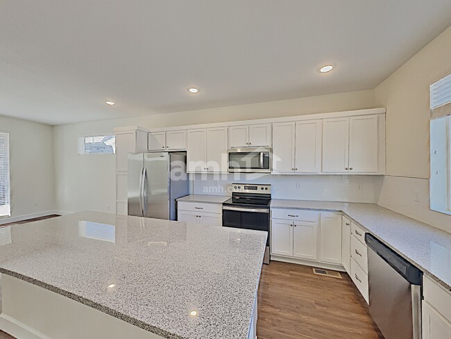 Foto del edificio - 4355 Crestone Peak St