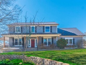 Building Photo - 141 Llano Ct