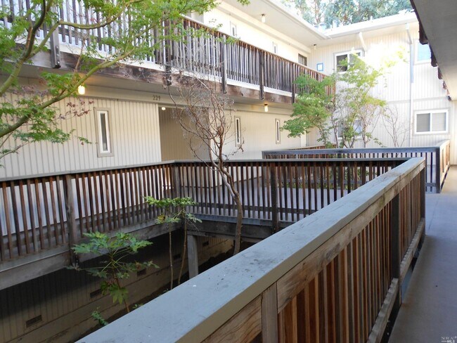 Building Photo - 201 Windjammer Dr
