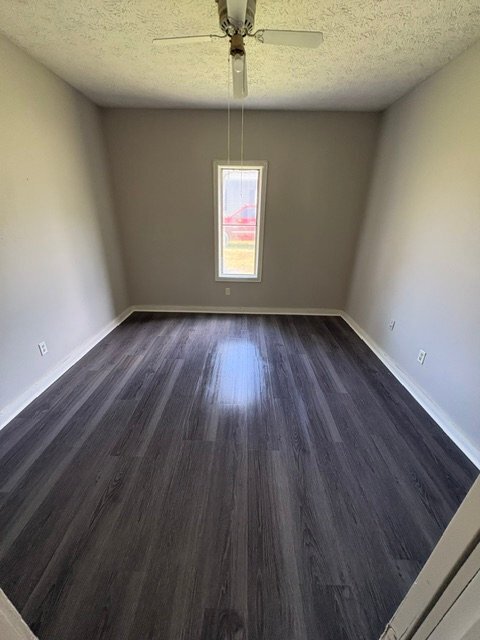 Foto del edificio - 938 W Hanna Ave