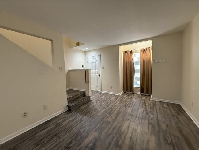 Building Photo - 2100 Wilcrest Dr