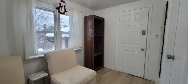 Building Photo - 498 Ottawa St S