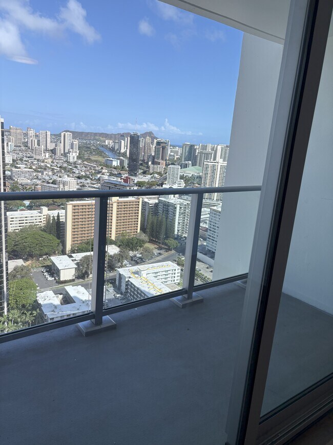 Balcony View - 825 Keeaumoku St