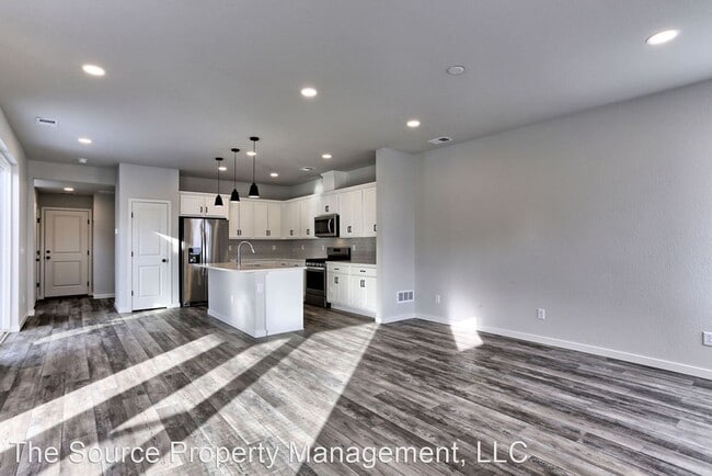 Building Photo - 3 br, 3 bath House - 5856 Isabella Ave