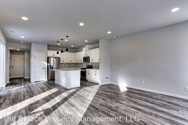Foto del edificio - 3 br, 3 bath House - 5856 Isabella Ave
