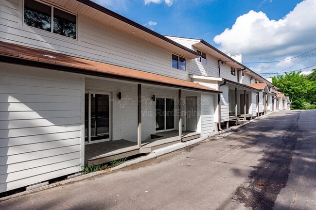 Photo - 400 Gallery Ln Townhome