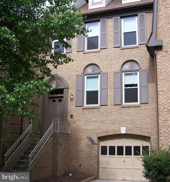 Foto del edificio - 7338 Mallory Ln