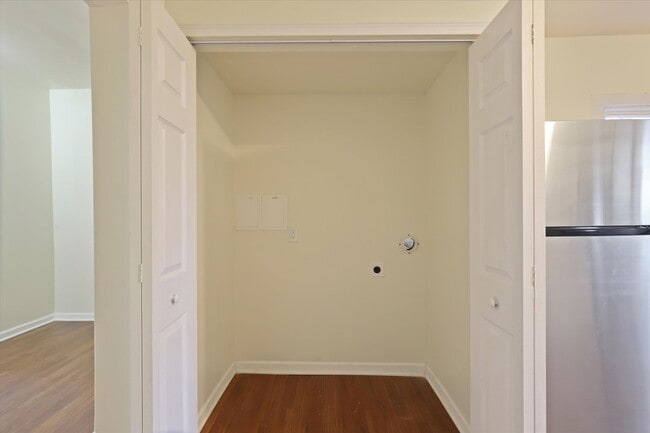 Foto del edificio - Coming Soon Spacious Four Bedroom Beauty L...