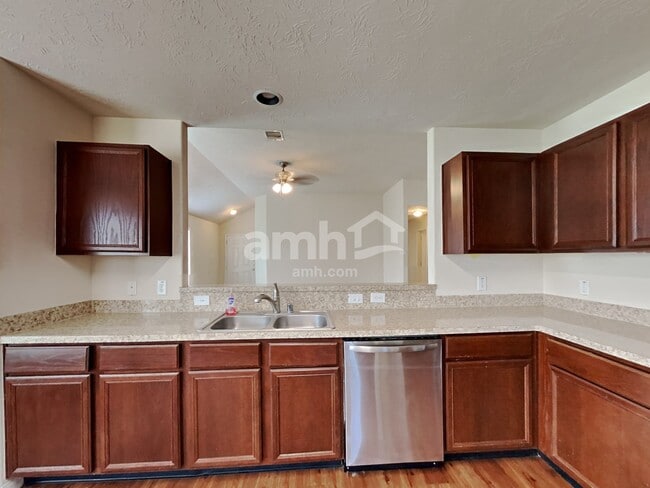 Foto del edificio - 3947 Hawthorn Glen Ct