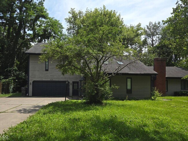 Foto del edificio - 945 Fox Hill Dr