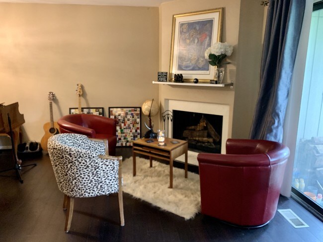 Foto del edificio - 275 Hickory Ln