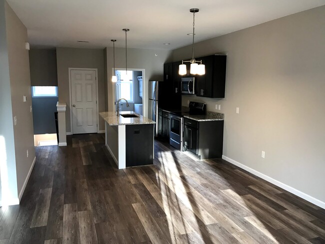 Building Photo - 2079 Community Ln