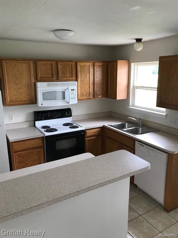 Building Photo - 714 Cattail Ln