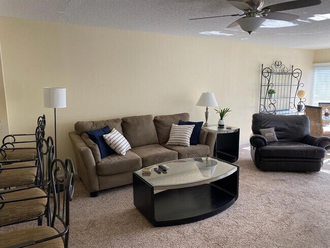 Foto del edificio - 835 S Osprey Ave