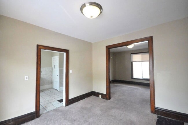 Building Photo - 177 E 11th Ave