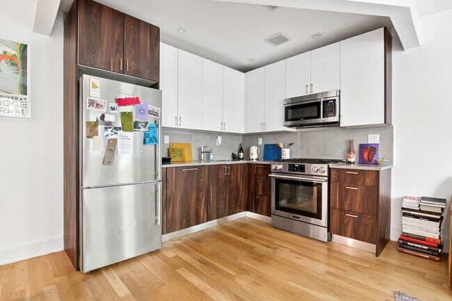 Foto del edificio - 594 Marcy Ave