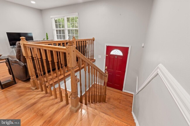 Building Photo - 5590 Neddleton Ave