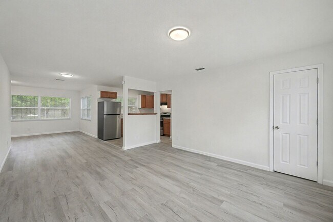 Foto del edificio - Move in ready!